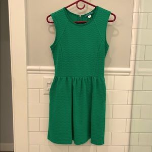 Striking green XS cotton dress with pockets!
